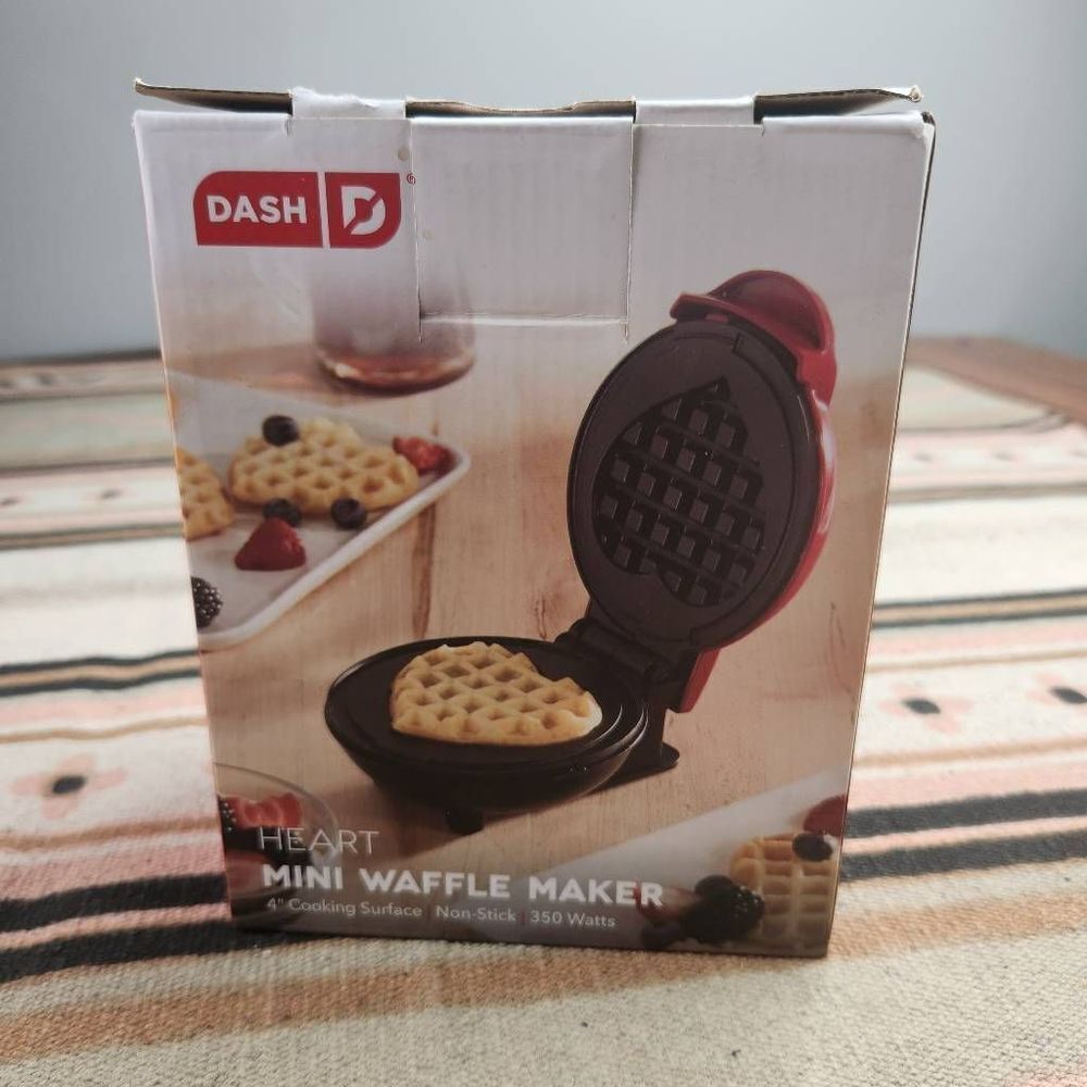 Dash Mini 4" Waffle Maker Non Stick  350 Watts Red Brand New!